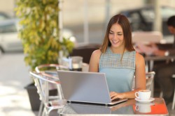 Should You Start Your Own Online Business? 11 Reasons Why You Should! start an online business